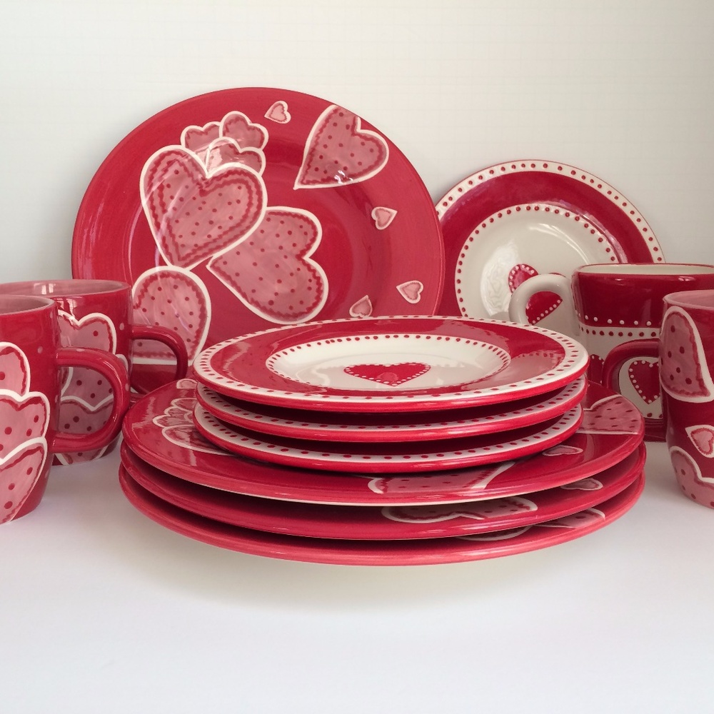 Dinner, Dessert Plate and Mug Heart/Love Set for 4